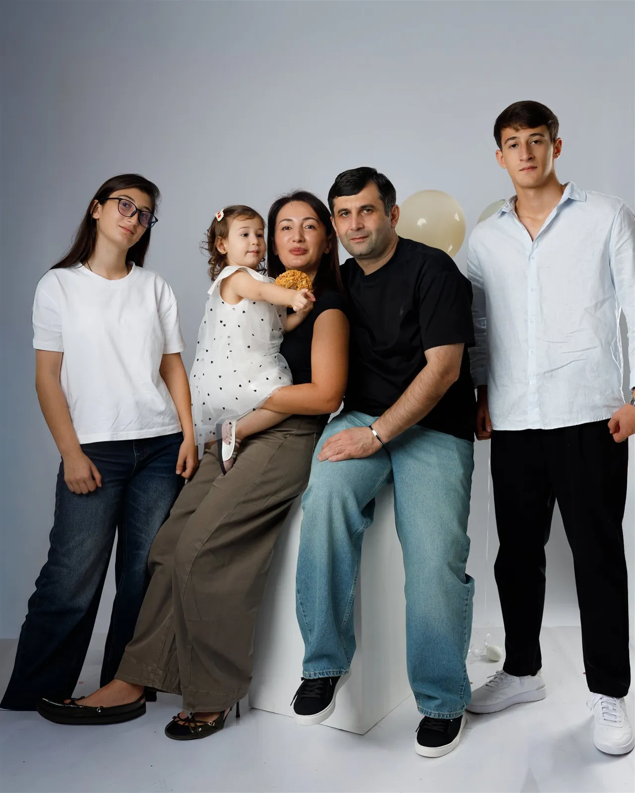 საოჯახო ფოტოსესია ქუთაისში — LUMEN STUDIO