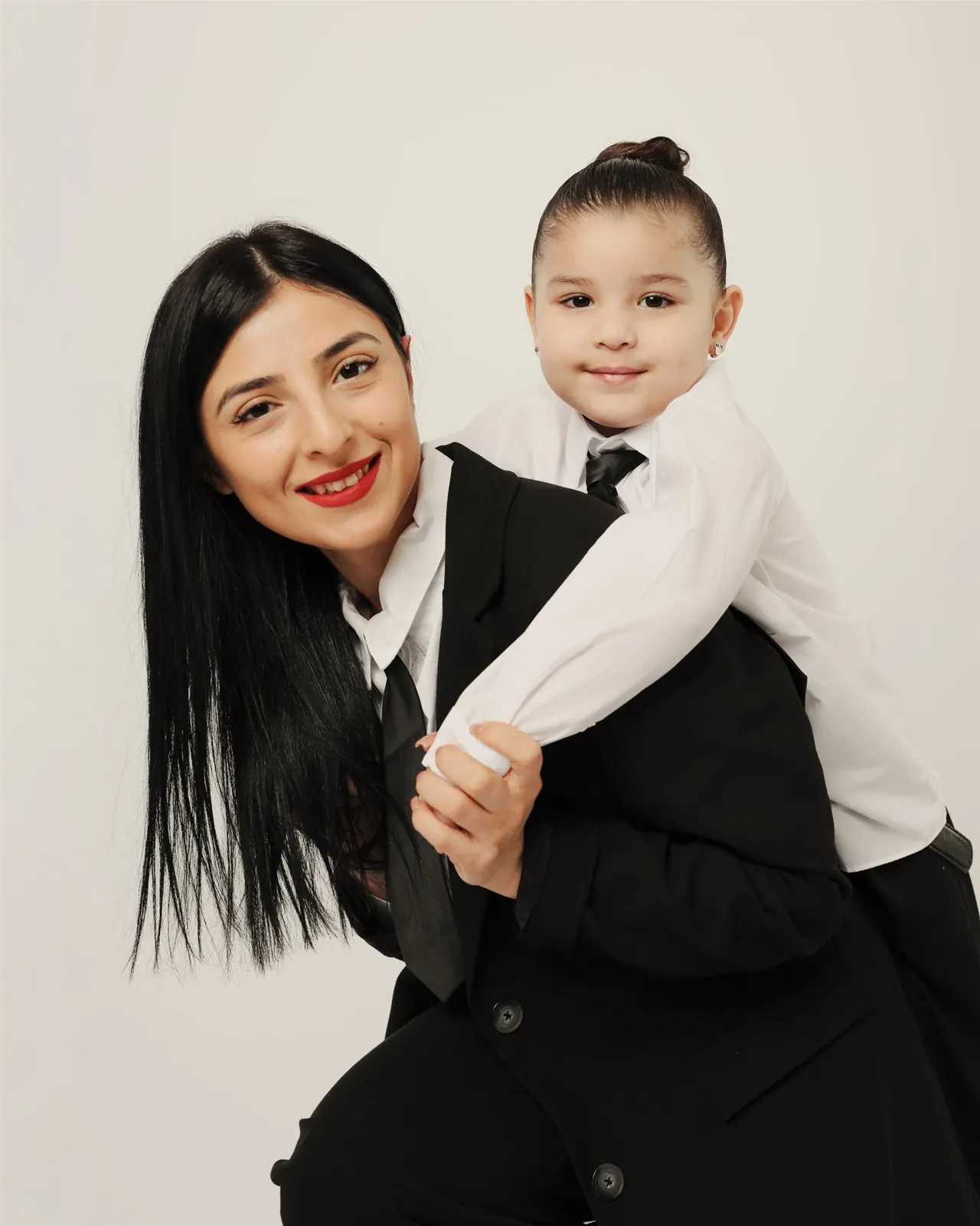საოჯახო ფოტოსესია ქუთაისში — LUMEN STUDIO